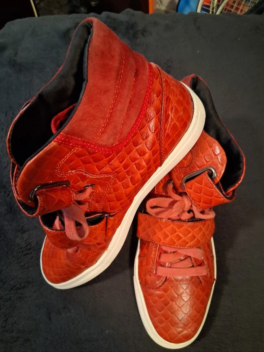 Android Homme High-Top Sneakers in Red with Textured Scale Pattern